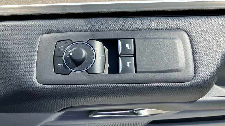 Ford Tourneo Custom 340 L2 Electric Rwd 160kW 65kWh H1 Titanium X 8 seater Auto